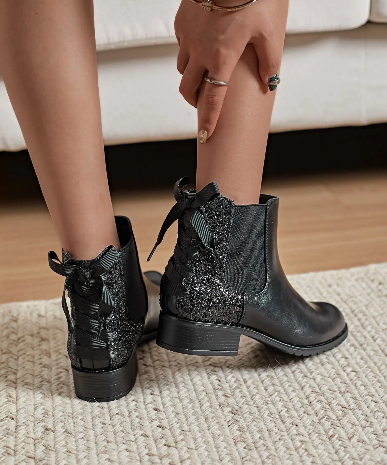 BOTTINES CHELSEA NOIRES FEMME AVEC PAILLETTES ET NŒUD SATIN - Casualmode.fr