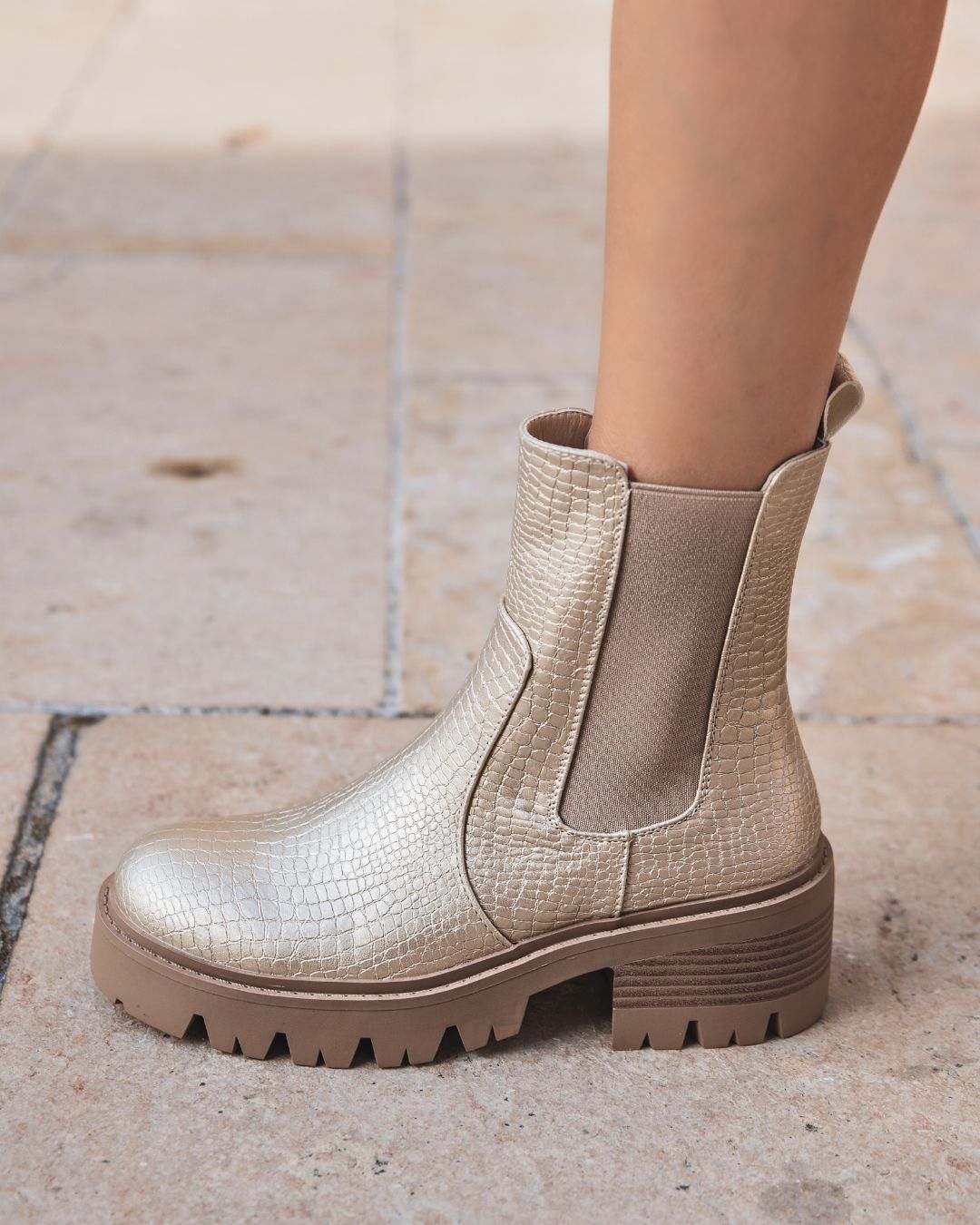 BOTTINES DORÉES À SEMELLE ÉPAISSE - Casualmode.fr