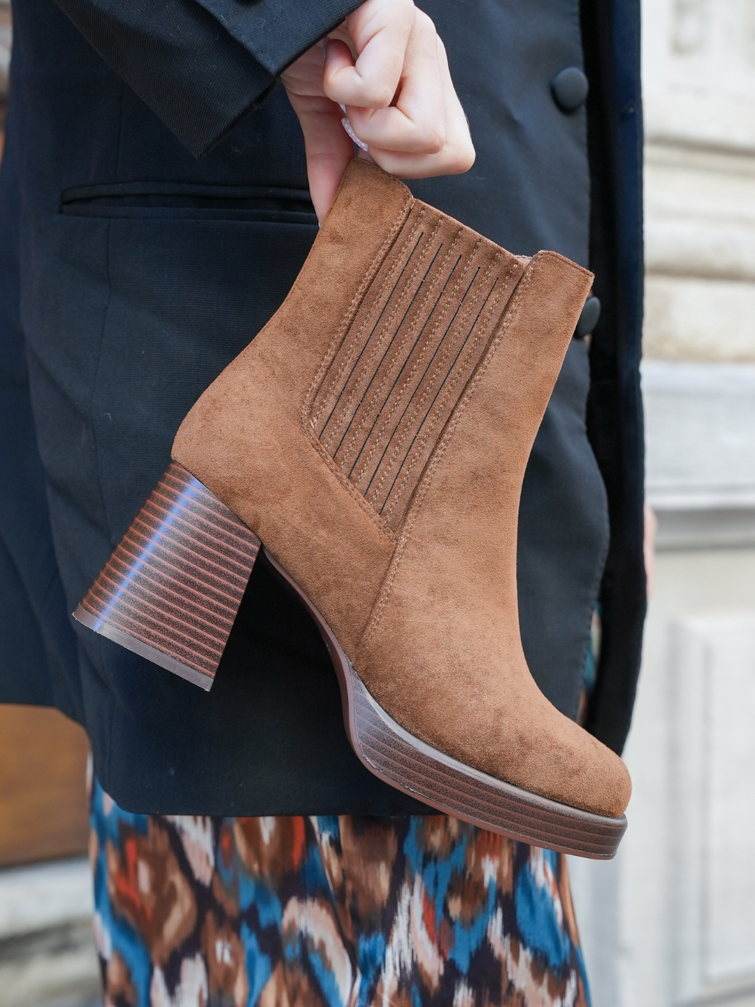 BOTTINES CAMEL À TALON ÉPAIS EN SUÉDINE - Casualmode.fr