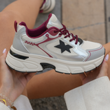 SNEAKERS ARGENTÉES ET BORDEAUX - Casualmode.fr