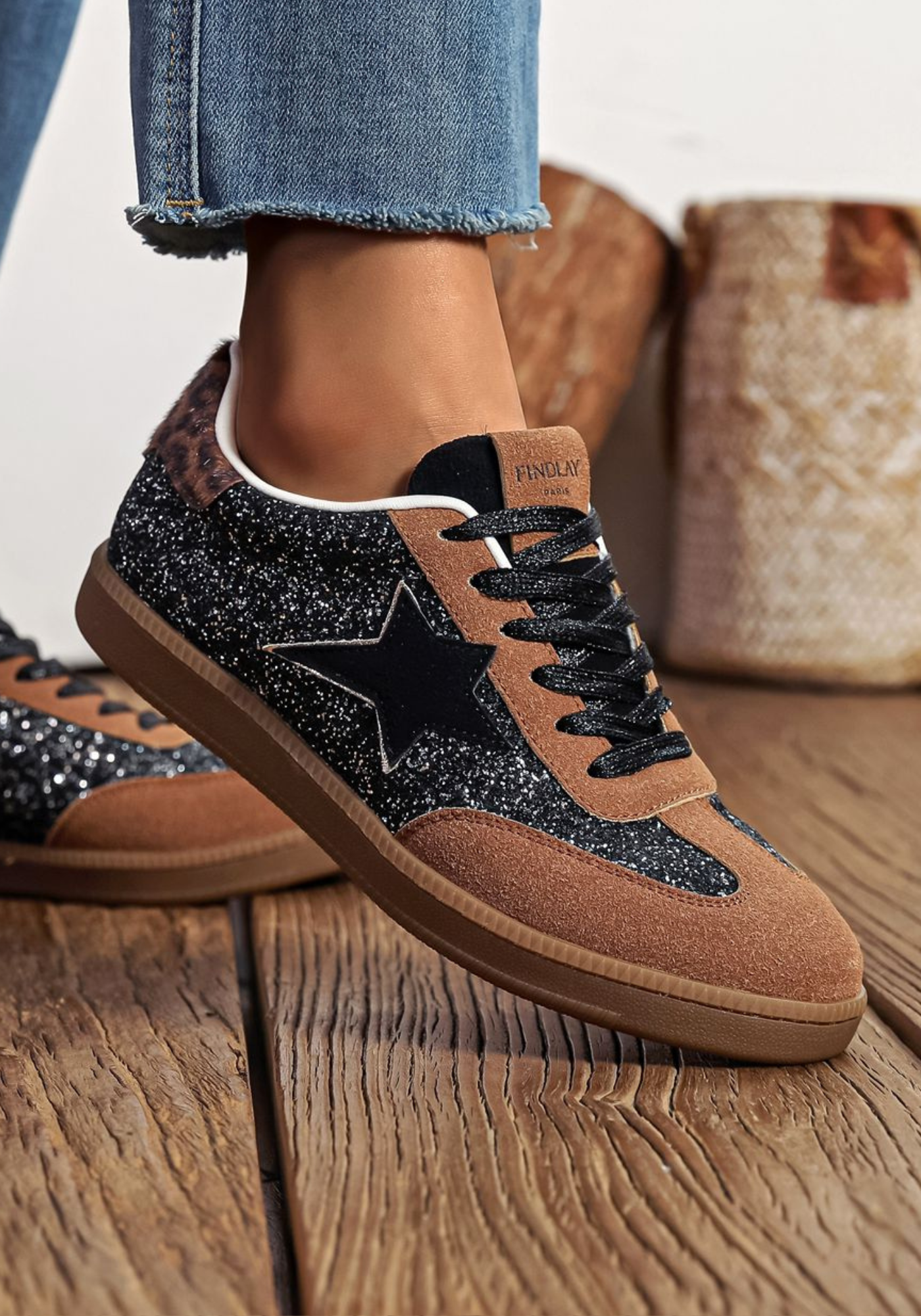 BASKET FEMME NOIRES PAILLETTES ÉTOILE NOIRE À LACETS - Casualmode.fr