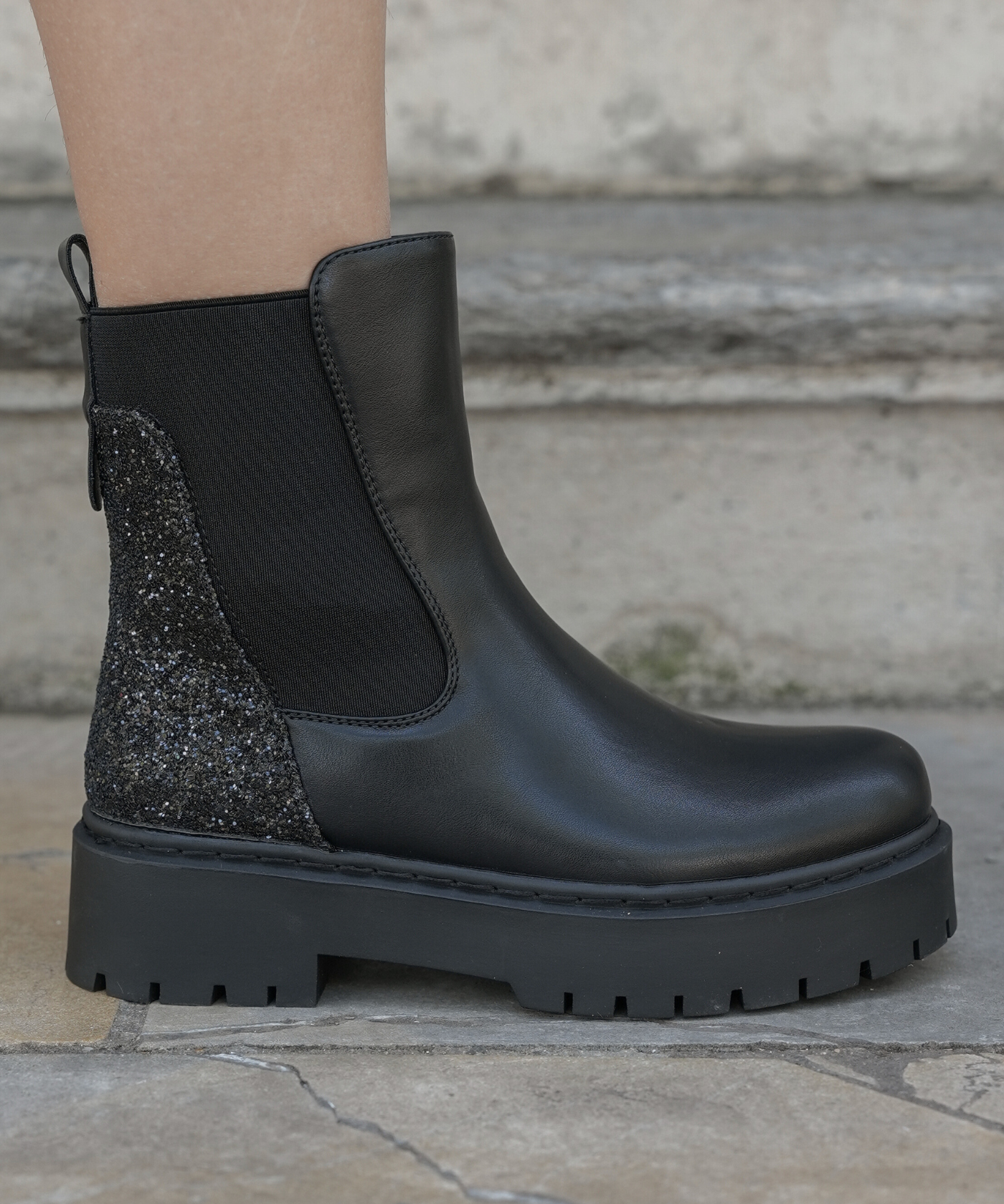BOTTINES NOIRES CHELSEA – ARRIÈRE PAILLETTES - Casualmode.fr