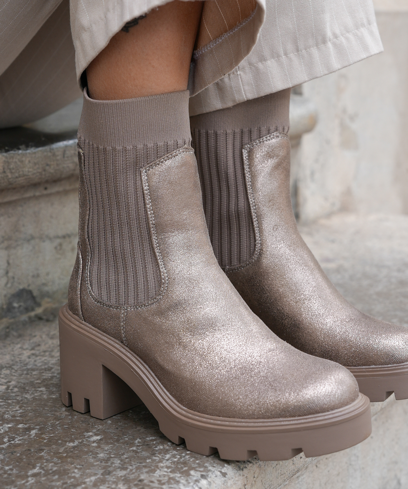 BOTTINES SOCKS MÉTALLISÉES – SEMELLE ÉPAISSE - Casualmode.fr