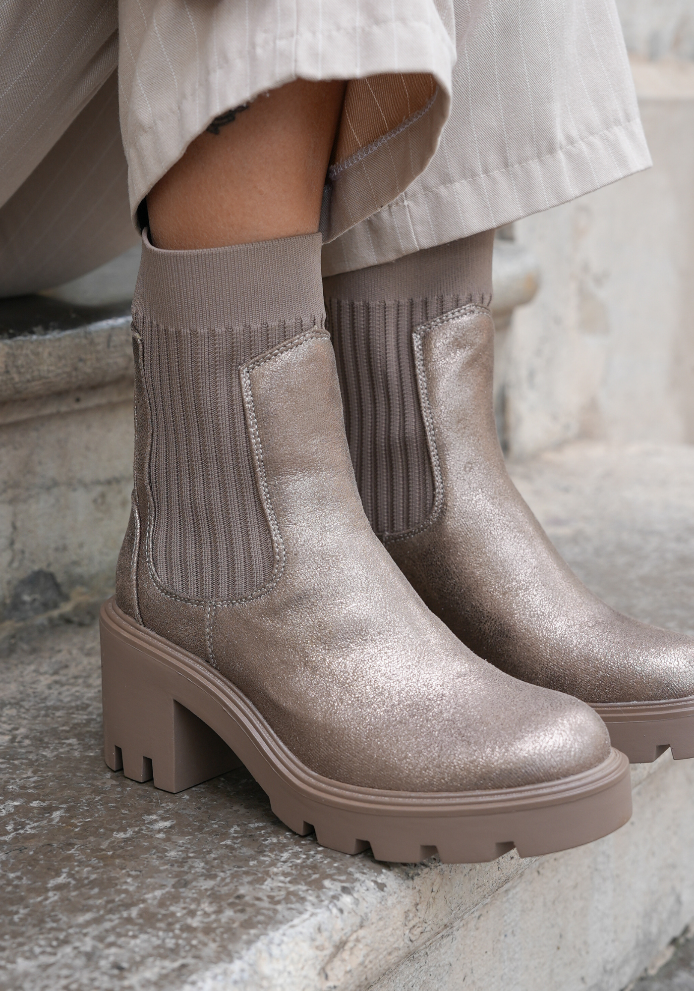 BOTTINES SOCKS MÉTALLISÉES – SEMELLE ÉPAISSE - Casualmode.fr