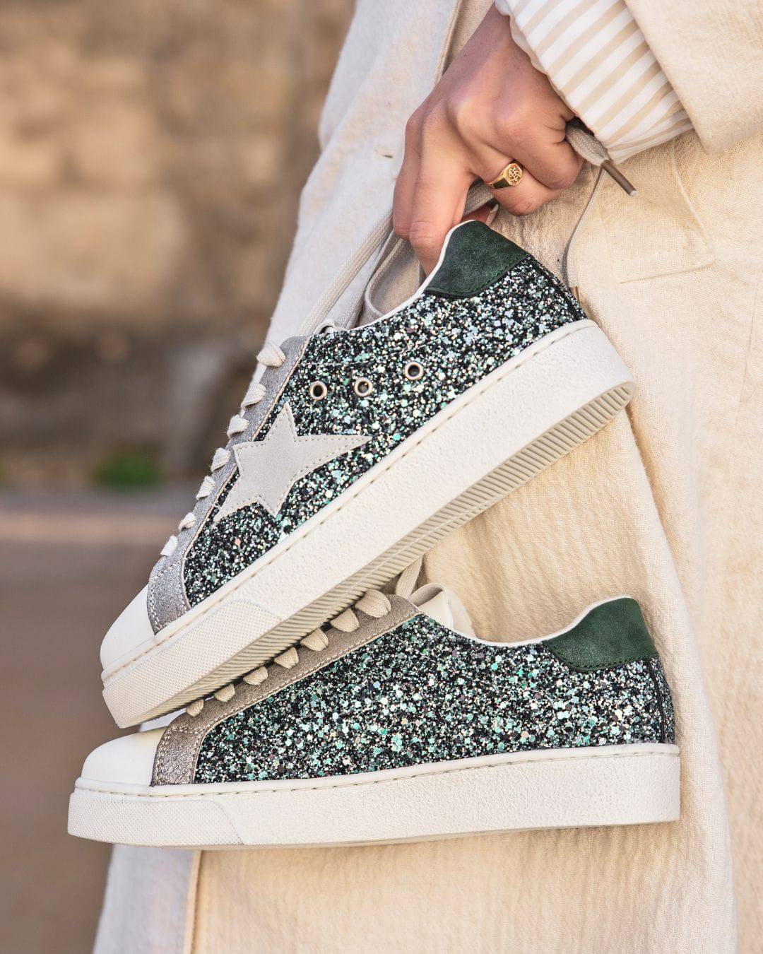 BASKETS PAILLETÉES VERT ET ARGENT AVEC ÉTOILE GRISE - Casualmode.fr
