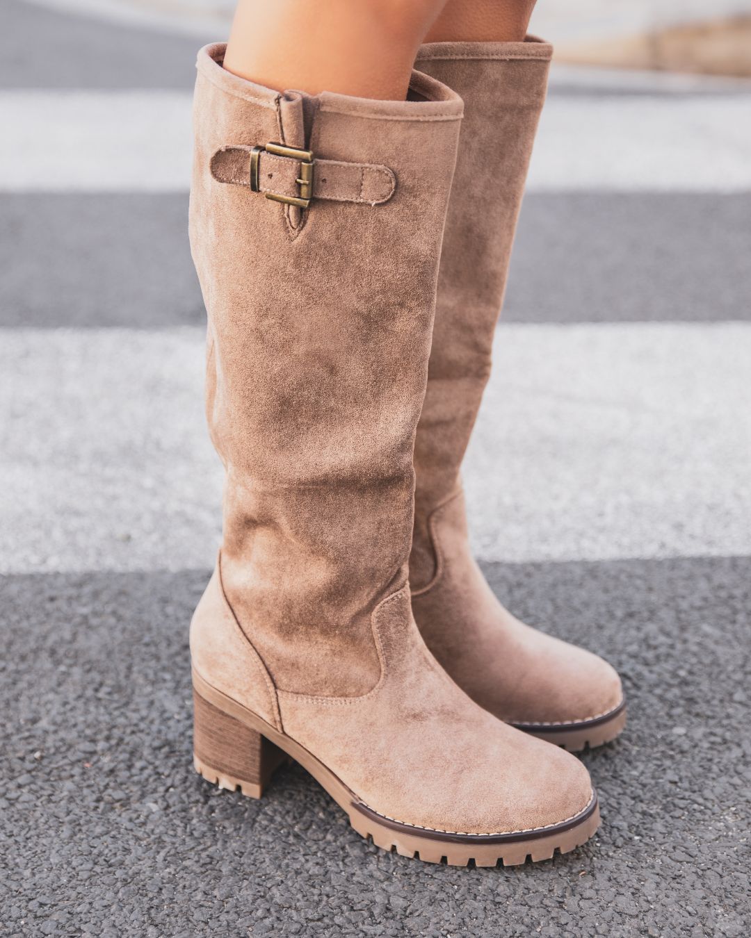 BOTTES HAUTES ÉLÉGANTES À TALON TAUPE - Casualmode.fr