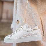 BASKETS FEMME BLANCHES À DÉTAILS DORÉS IMPRIMÉ LÉOPARD - Casualmode.fr