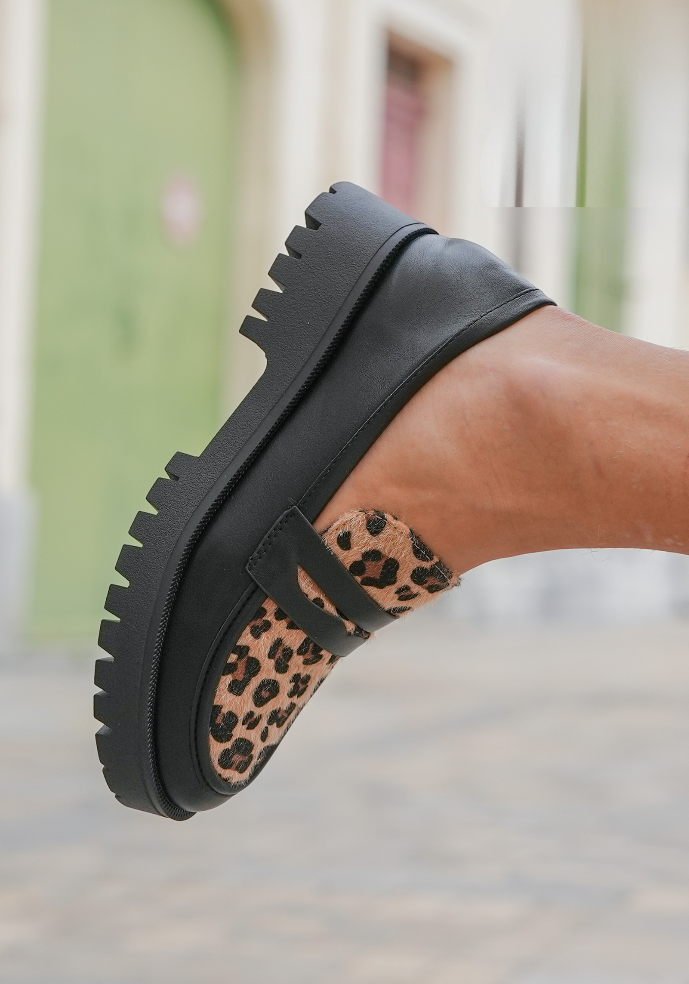 MOCASSINS IMPRIMÉ LÉOPARD À SEMELLE CRANTÉE - Casualmode.fr