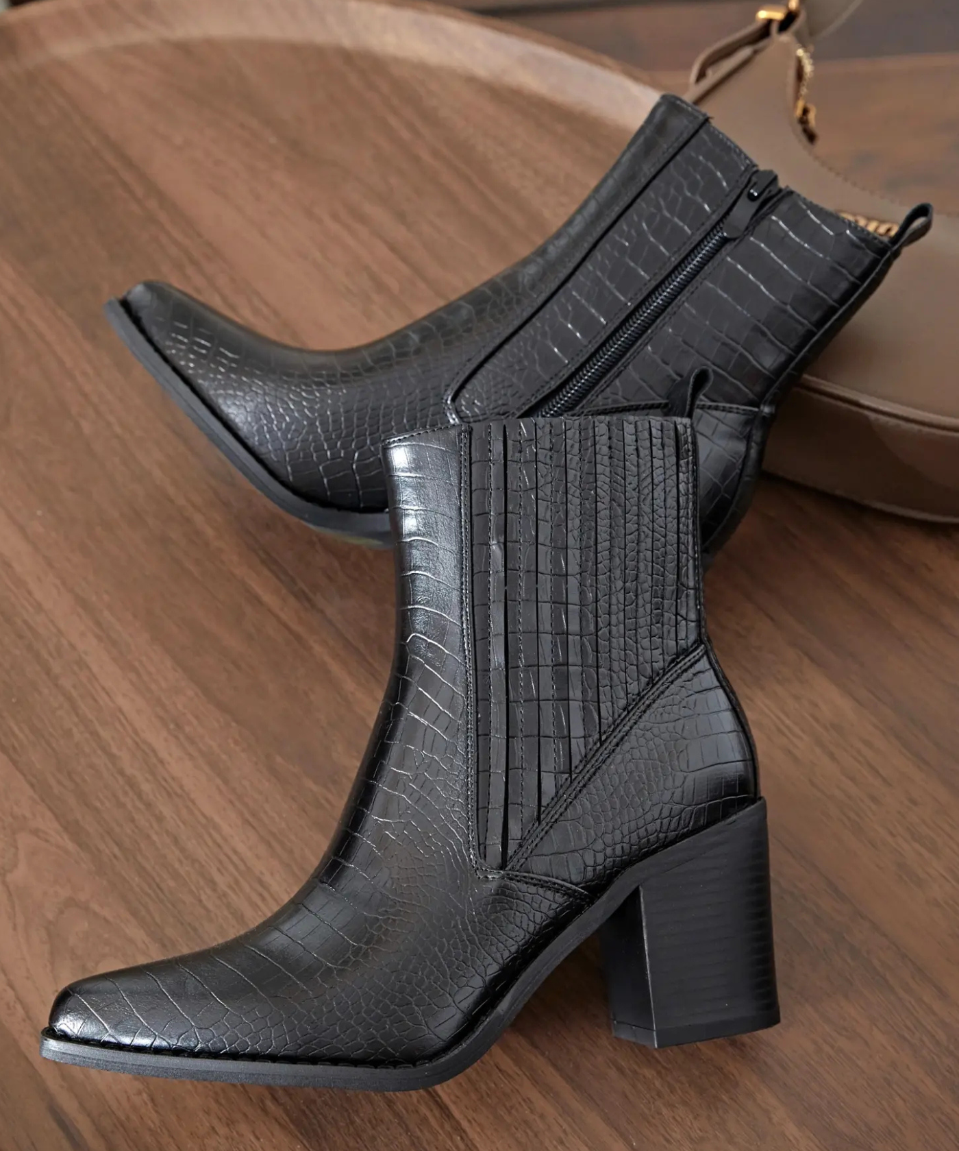 BOTTINES COWBOY NOIRES – EFFET CROC À TALON - Casualmode.fr