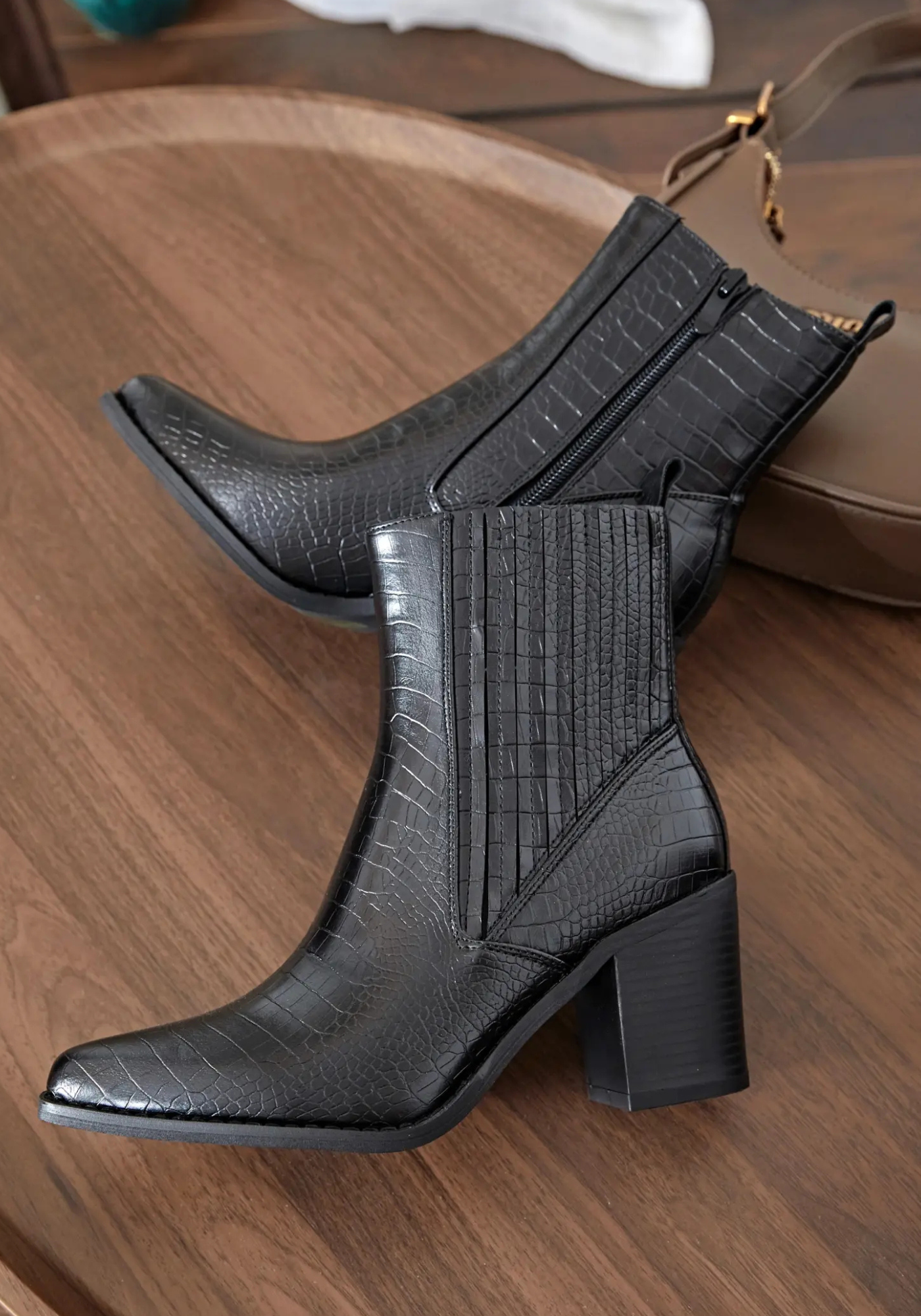 BOTTINES COWBOY NOIRES – EFFET CROC À TALON - Casualmode.fr