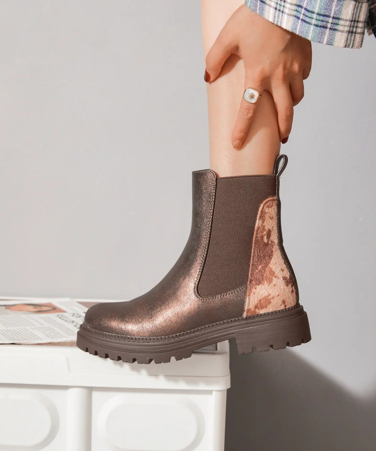 BOTTINES CHELSEA MARRON – DÉTAIL LÉOPARD - Casualmode.fr