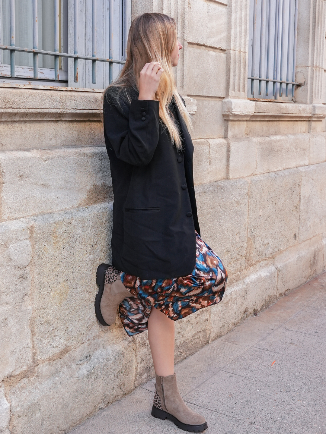 BOTTINES TAUPE AVEC DÉTAIL LÉOPARD – STYLE TENDANCE - Casualmode.fr