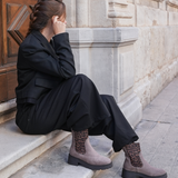 BOTTINES TAUPE AVEC ÉLASTIQUE IMPRIMÉ LÉOPARD - Casualmode.fr