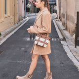 BOTTINES TAUPE À TALON AVEC BOUCLE ET CLOUS - Casualmode.fr