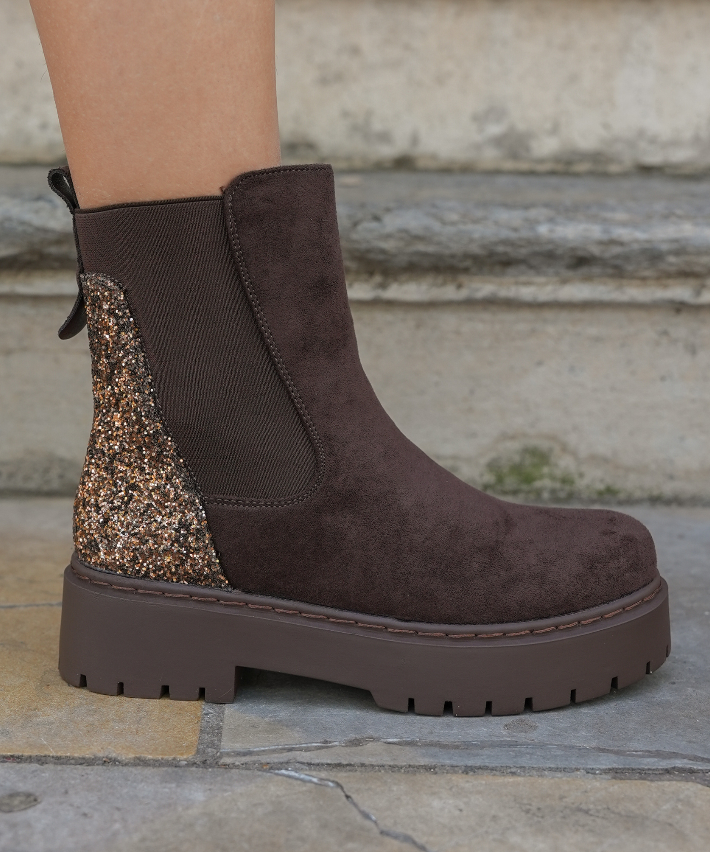 BOTTINES MARRON CHELSEA – ARRIÈRE PAILLETTES - Casualmode.fr