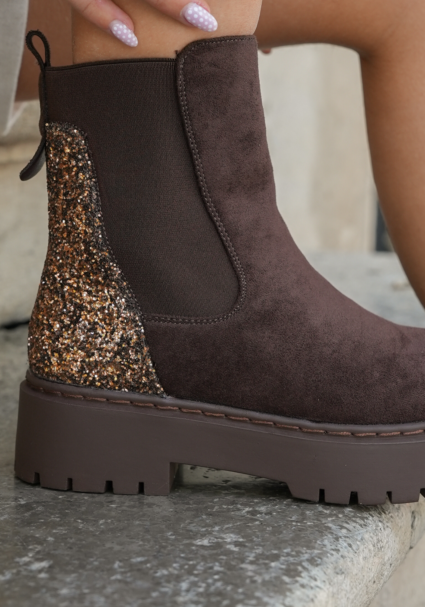 BOTTINES MARRON CHELSEA – ARRIÈRE PAILLETTES - Casualmode.fr