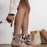 BOTTINES TAUPE FEMME À TALON – DÉTAIL IMPRIMÉ VACHE