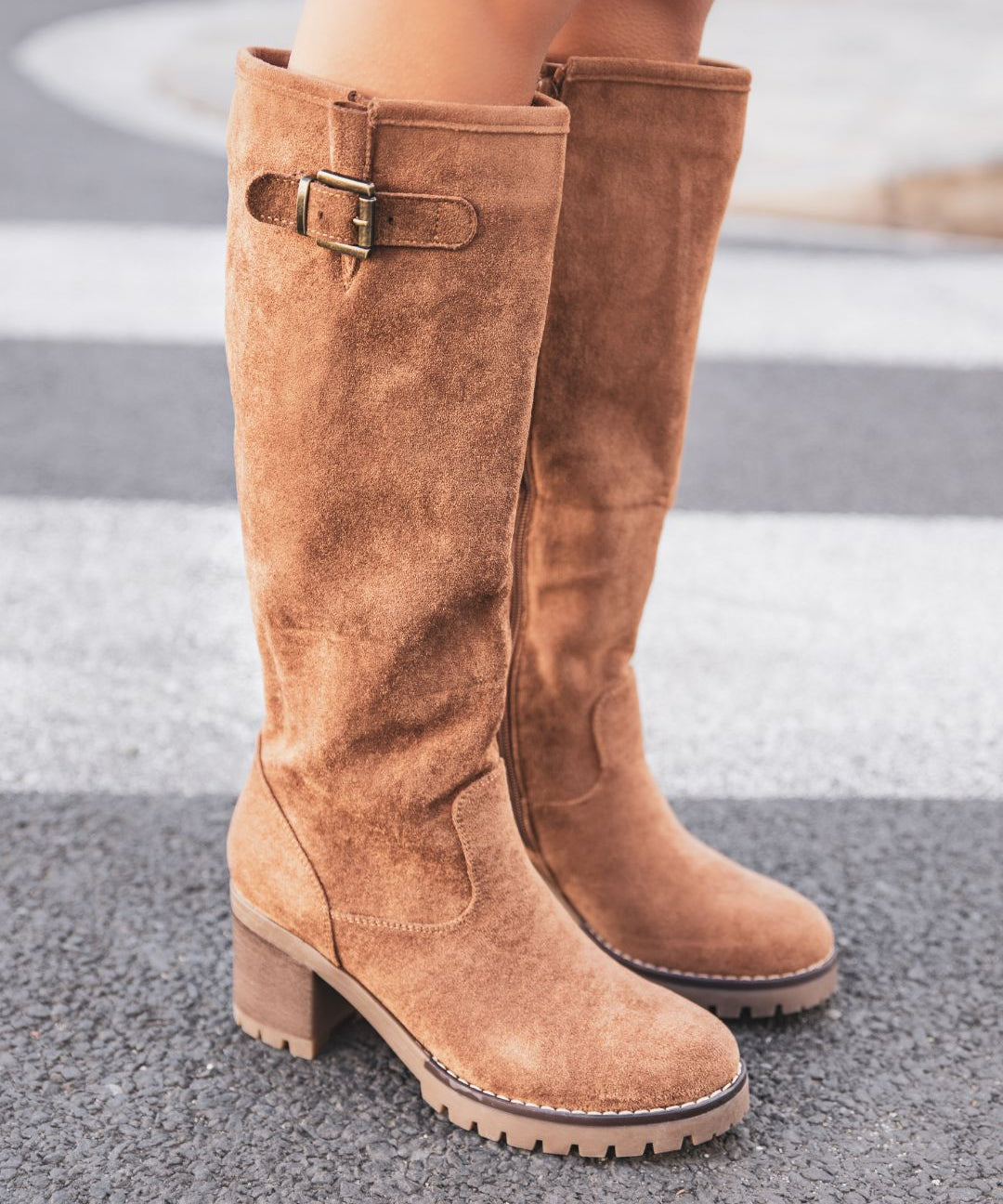 BOTTES HAUTES À TALONS CAMEL & SEMELLE CRANTÉE - Casualmode.fr
