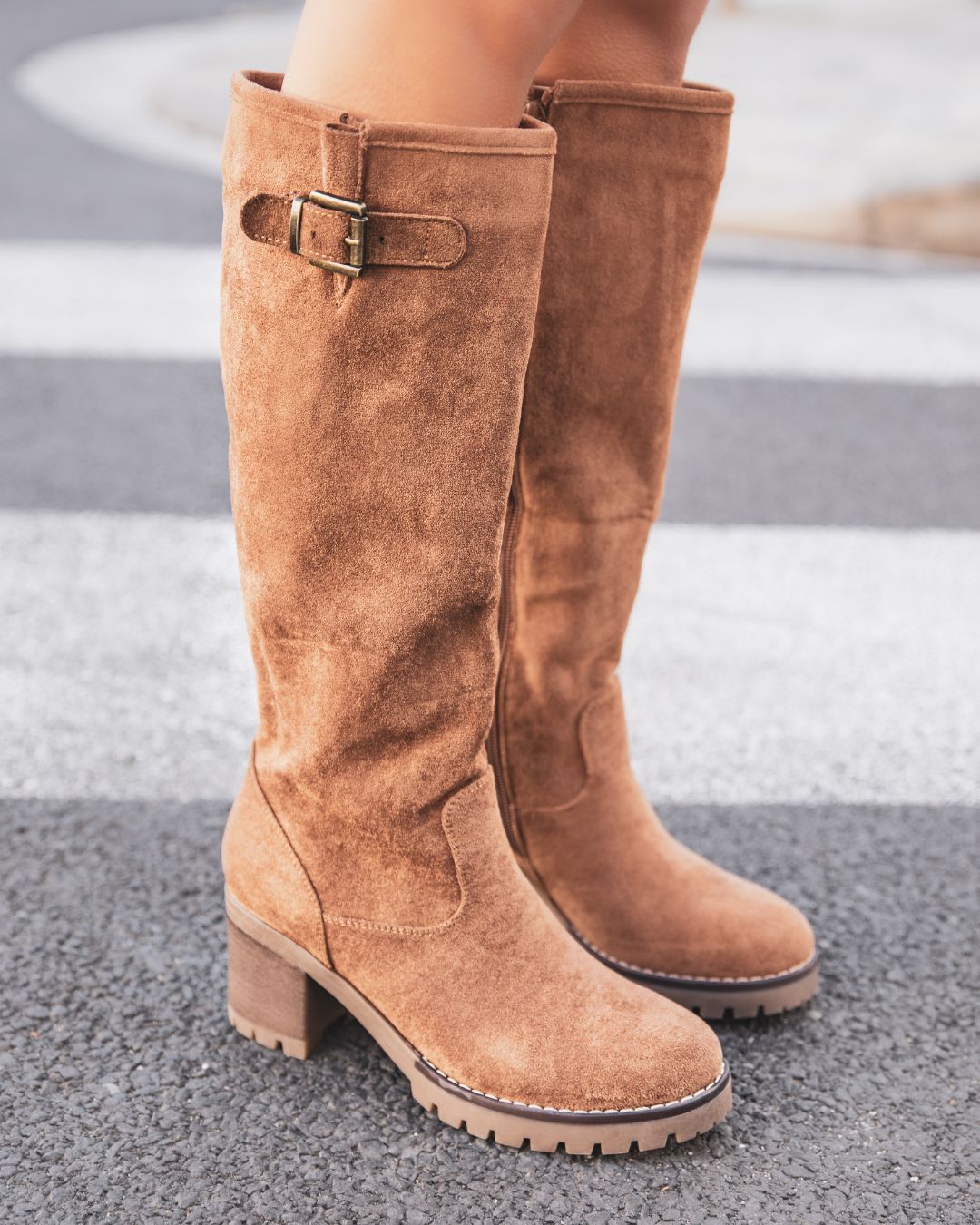 BOTTES HAUTES À TALONS CAMEL & SEMELLE CRANTÉE - Casualmode.fr
