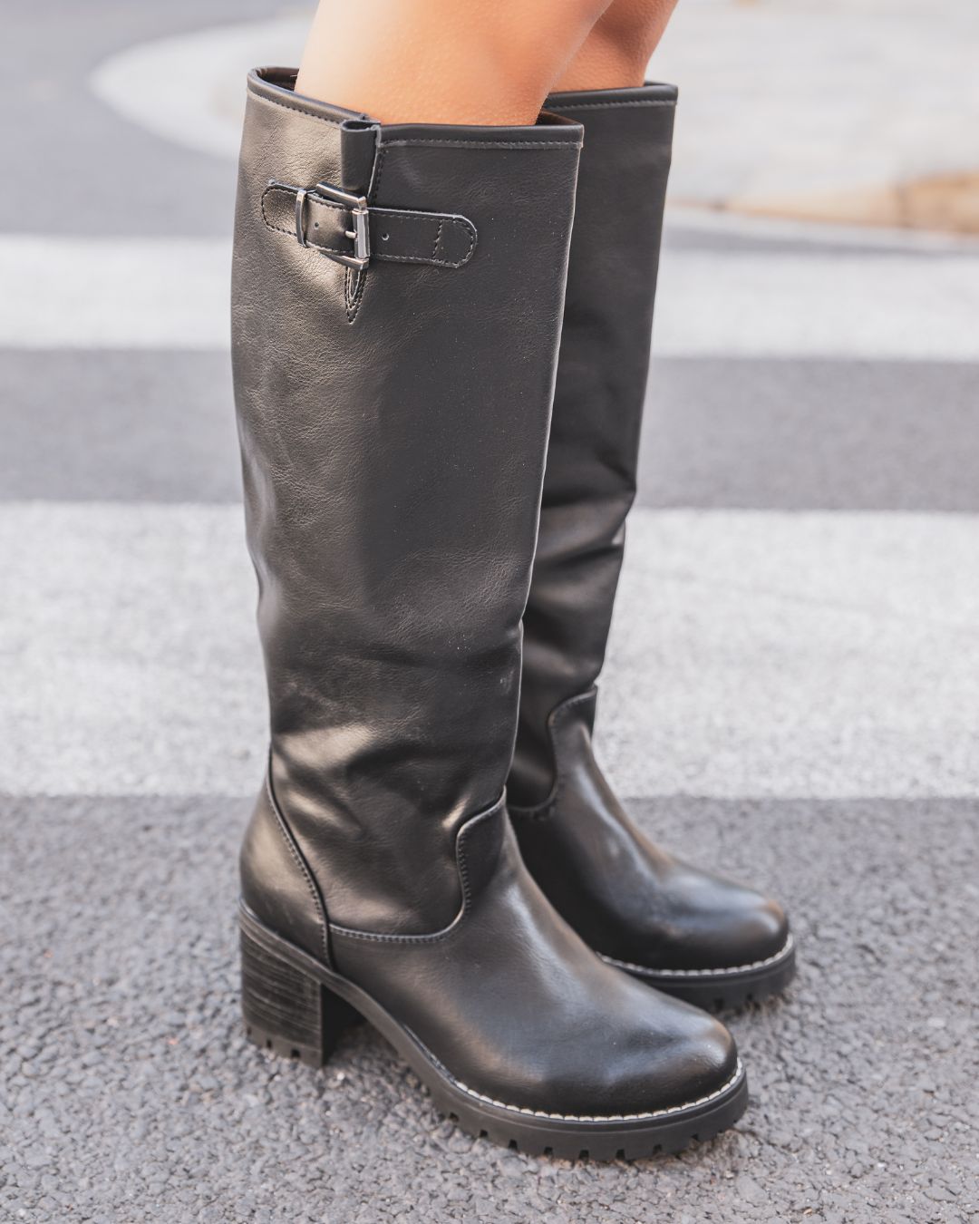 BOTTES HAUTES À TALONS & BOUCLE ÉLÉGANTE - Casualmode.fr