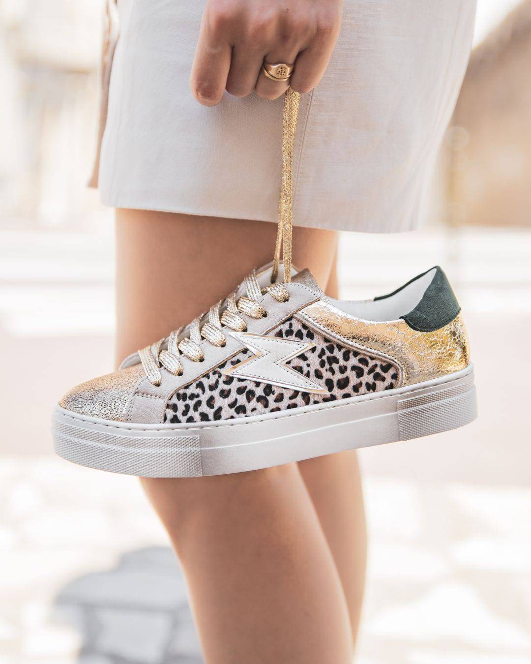 Basket femme léopard et dorée à lacets - Chrysta - Casualmode.fr