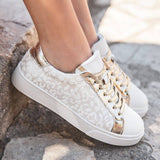 Basket femme blanche et dorée léopard à lacets - Eliana - Casualmode.fr