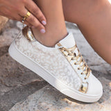 Basket femme blanche et dorée léopard à lacets - Eliana - Casualmode.fr