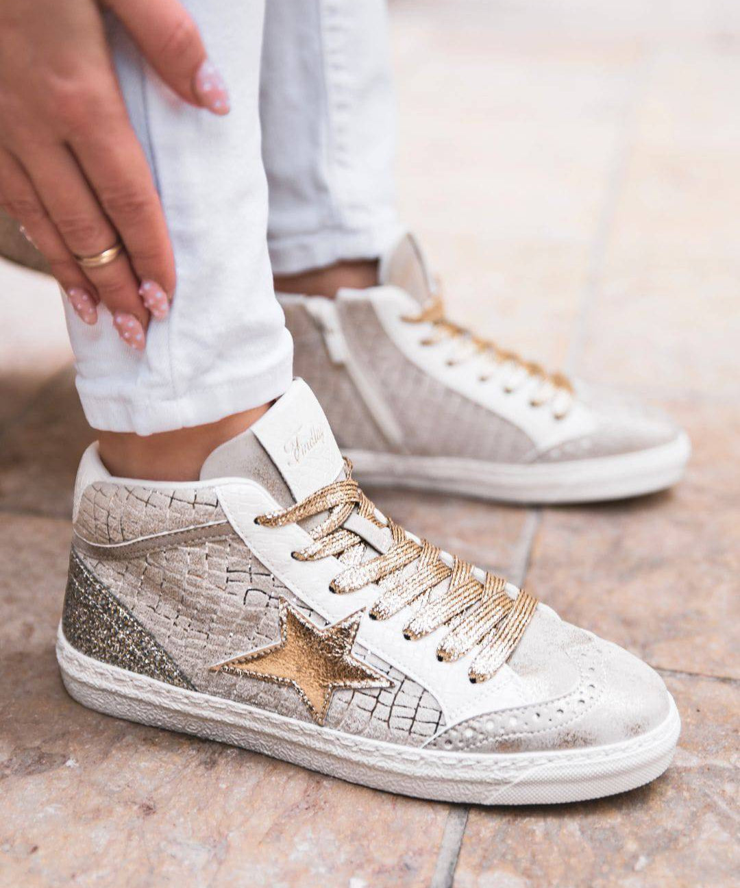 Basket femme étoile dorée montante - Nelya - Casualmode.fr