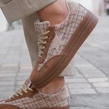 BASKETS BEIGE ET BLANCHE À ÉTOILE