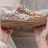 BASKETS BEIGE ET BLANCHE À ÉTOILE