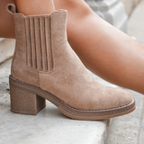 BOTTINES TAUPE À TALON ÉPAIS