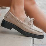 DERBIES BEIGE – ÉLÉGANCE DÉCONTRACTÉE