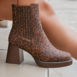 BOTTINES À TALON IMPRIMÉ LÉOPARD