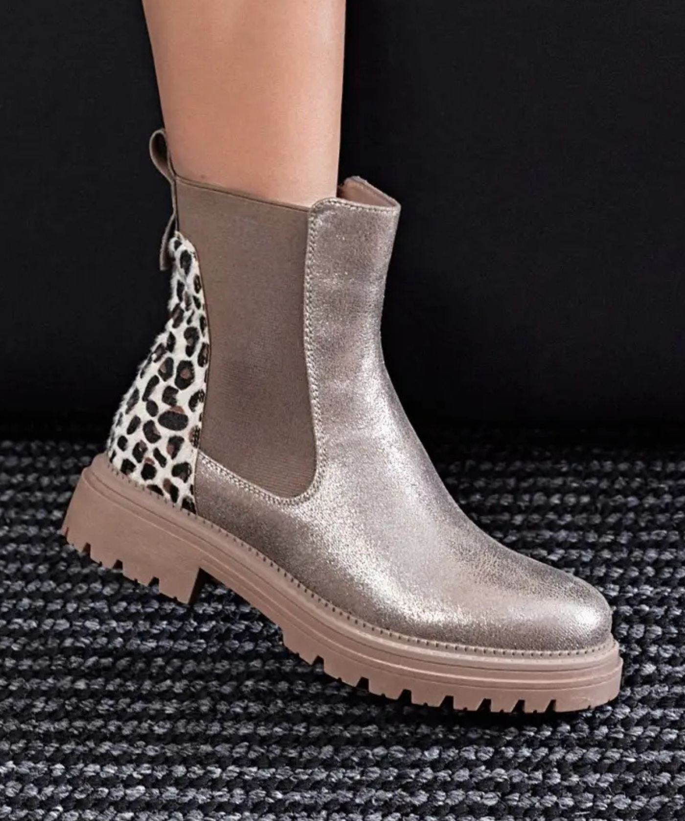 BOTTINES CHELSEA MÉTALLISÉES – DÉTAIL LÉOPARD - Casualmode.fr