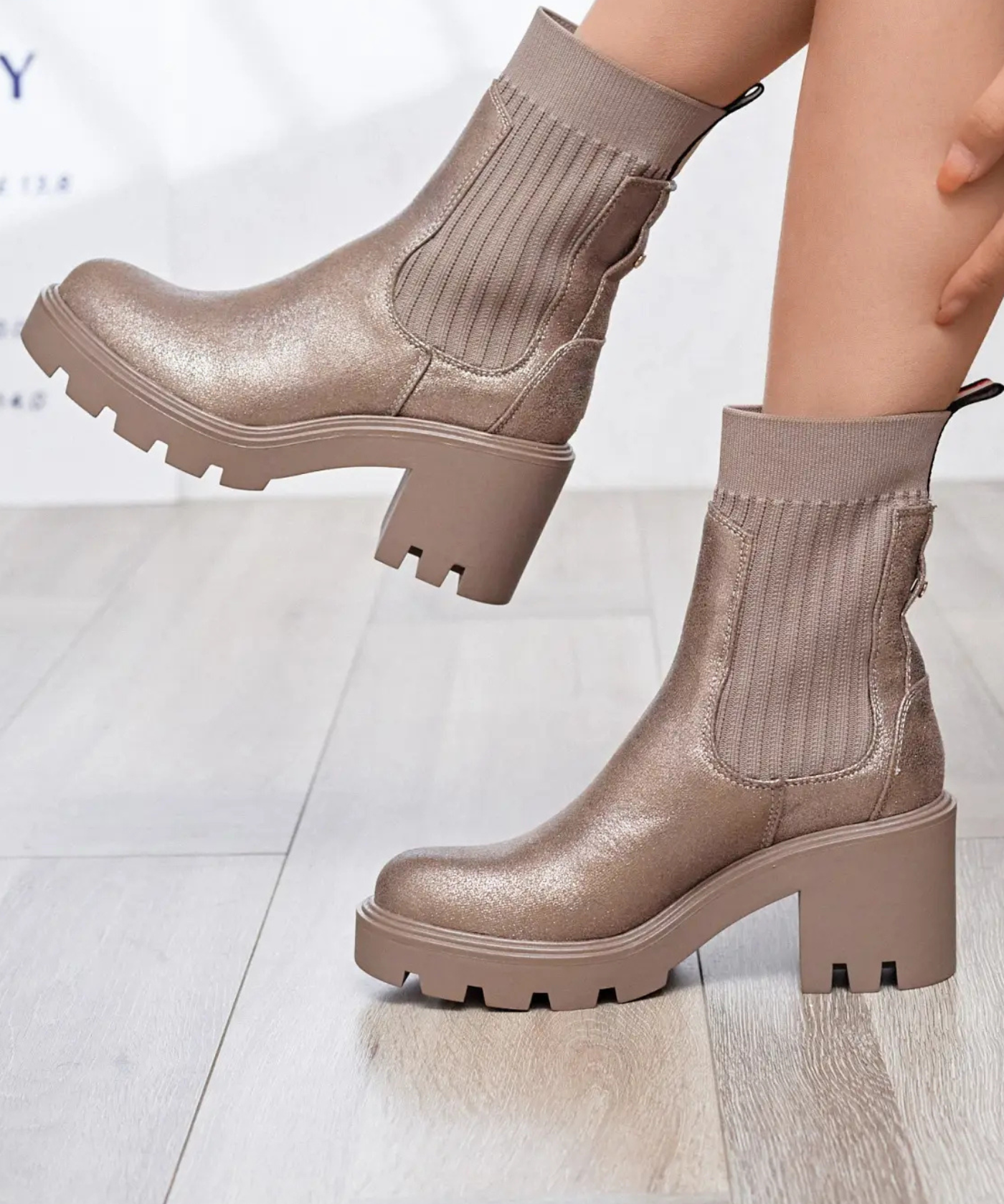 BOTTINES SOCKS MÉTALLISÉES – SEMELLE ÉPAISSE - Casualmode.fr