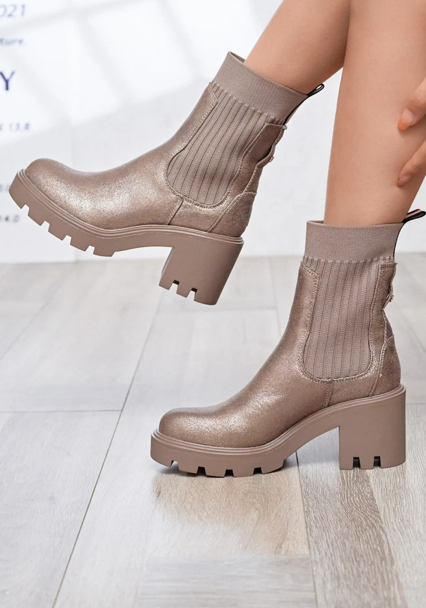 BOTTINES SOCKS MÉTALLISÉES – SEMELLE ÉPAISSE - Casualmode.fr