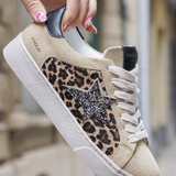 BASKETS BEIGE IMPRIMÉ LÉOPARD AVEC ÉTOILE PAILLETÉE
