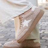 BASKETS BEIGE EFFET FOURRURE AVEC ÉTOILE
