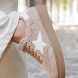 BASKETS BEIGE EFFET FOURRURE AVEC ÉTOILE