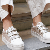 BASKETS PLATFORM BEIGE ET BLANCHE À SCRATCH