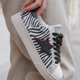 BASKETS IMPRIMÉ ZÈBRE AVEC ÉTOILE PAILLETÉE NOIRE