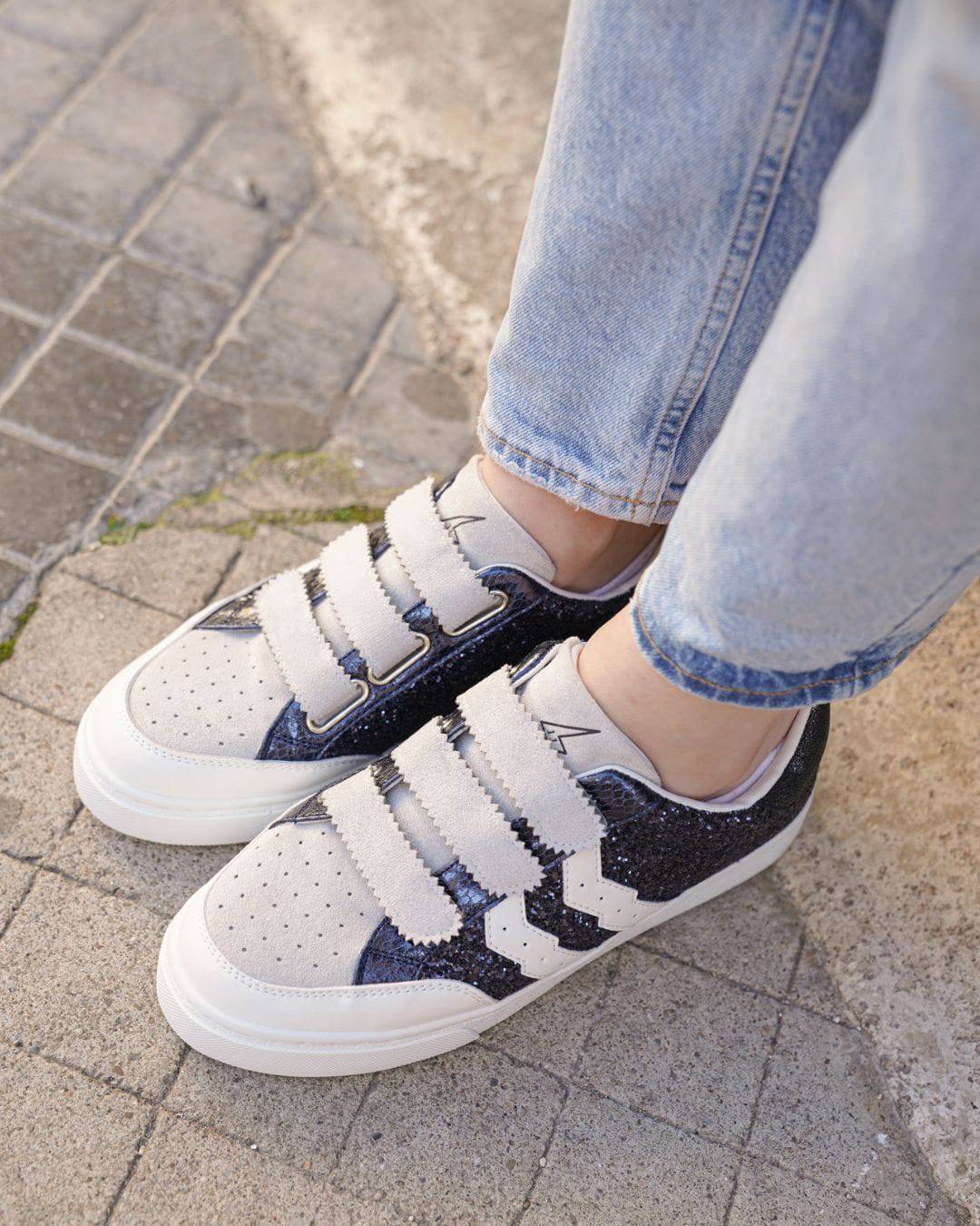 Basket femme bleue à paillettes scratch - CL57 BLUE - Casualmode.fr