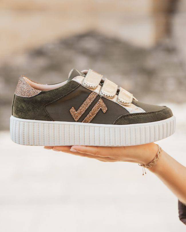 Basket femme kaki à scratch - CLE01 GREEN - Casualmode.fr