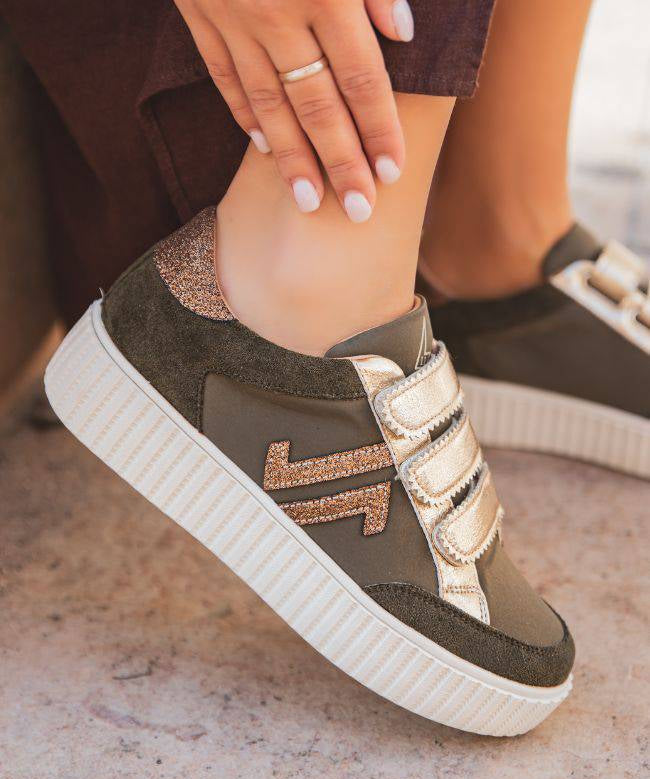 Basket femme kaki à scratch - CLE01 GREEN - Casualmode.fr