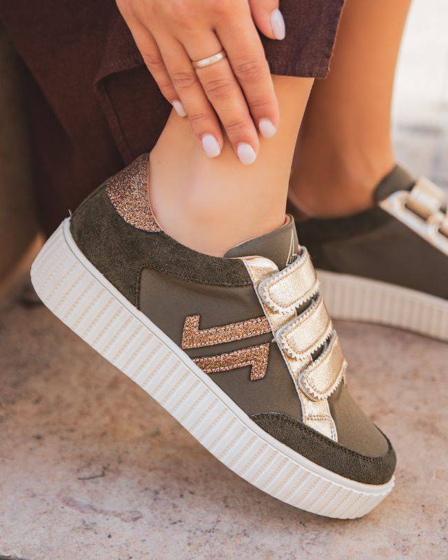 Basket femme kaki à scratch - CLE01 GREEN - Casualmode.fr