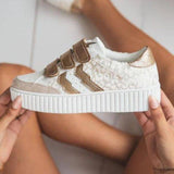 Basket femme dorée léopard et blanche à scratch - CL60 GOLD - Casualmode.fr